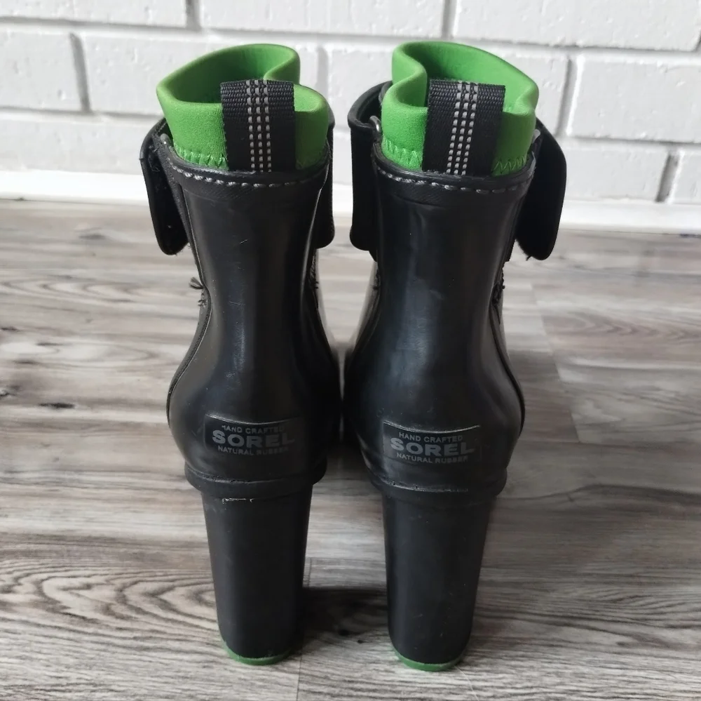 Sorel Medina III Rain Heel Boot Green Lining Women's Size 8.5 NL2149